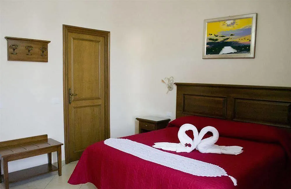 Anthony Guesthouse Roma 2*,